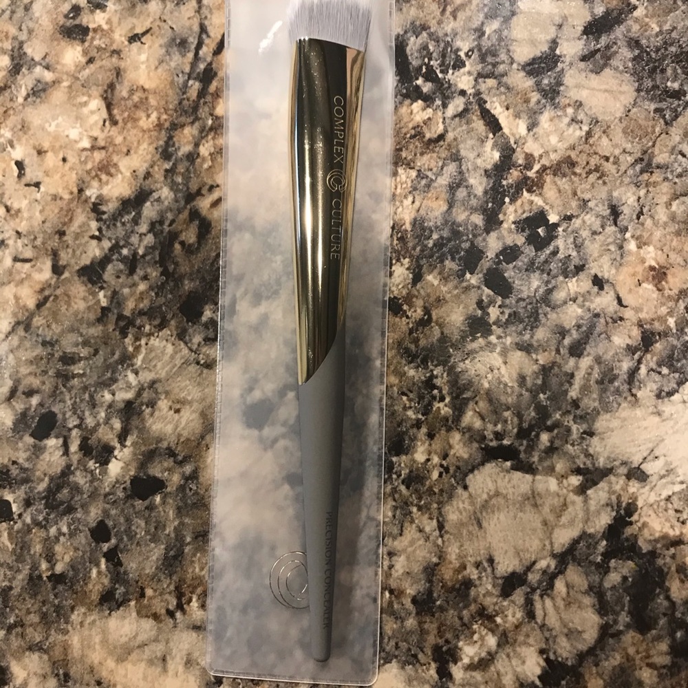 Makeup brush - Picture 3 of 3